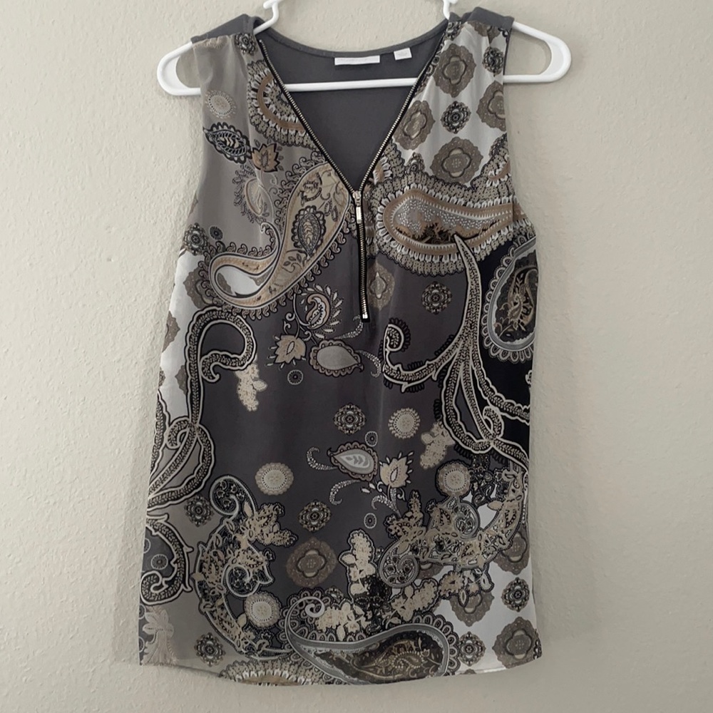 Sleeveless shirt
